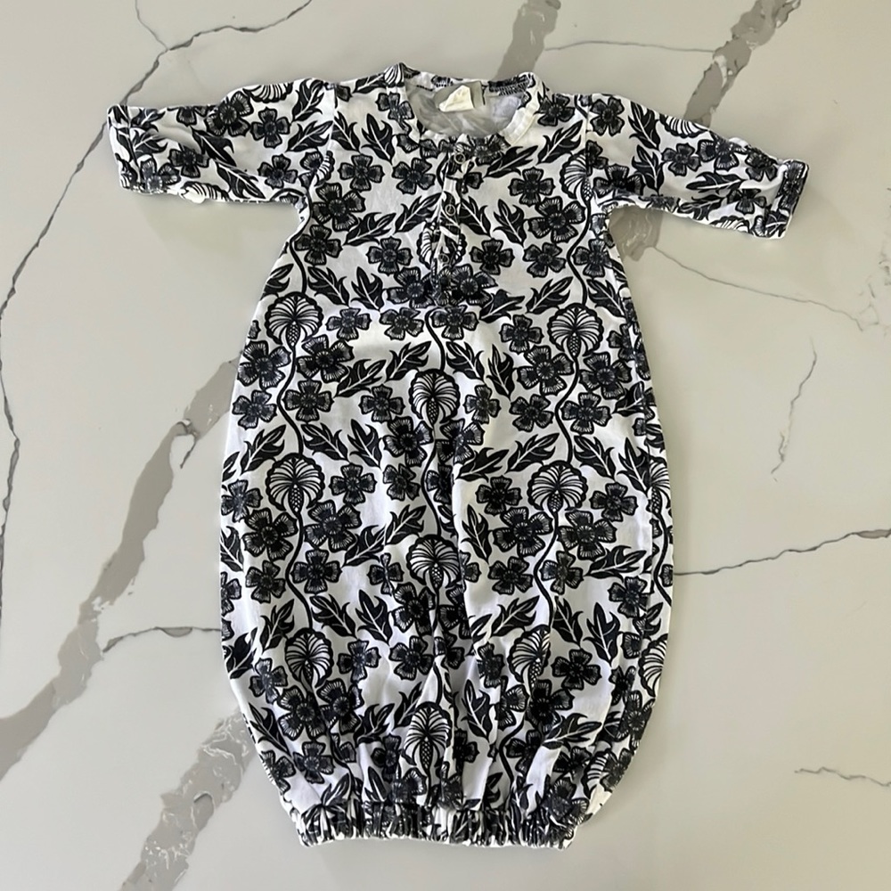 Kate Quinn Sleeper Gown - Size 0-3 months - Good Condition!